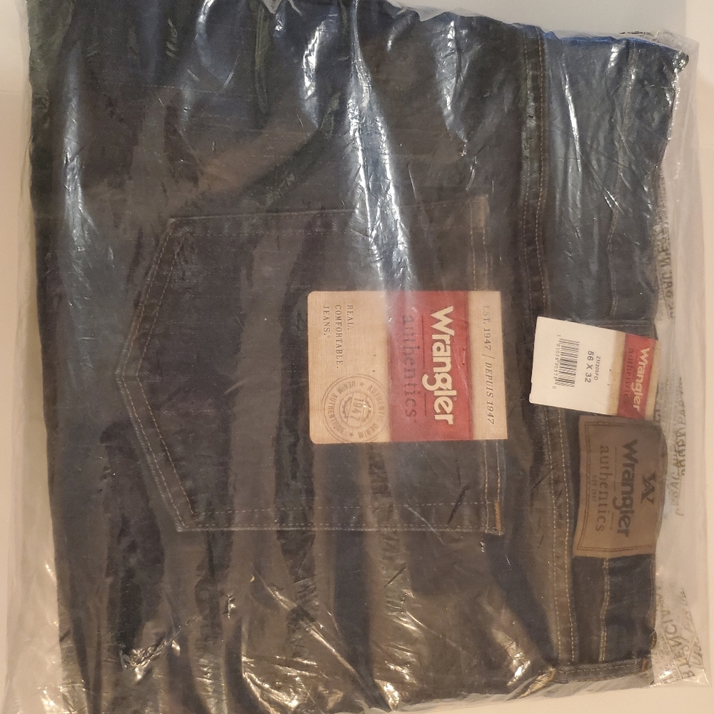 NWT! Wrangler authentics Big&Tall 56x32